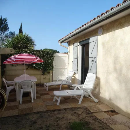 Holiday home Le Petit Gite Du Pont Blanc