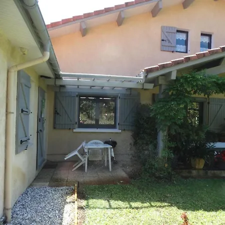 Casa de Férias Le Petit Du Pont Blanc Saint-Julien-en-Born